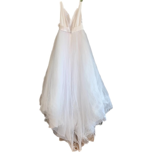 Elegant White Wedding Dress - Picture 9 of 14